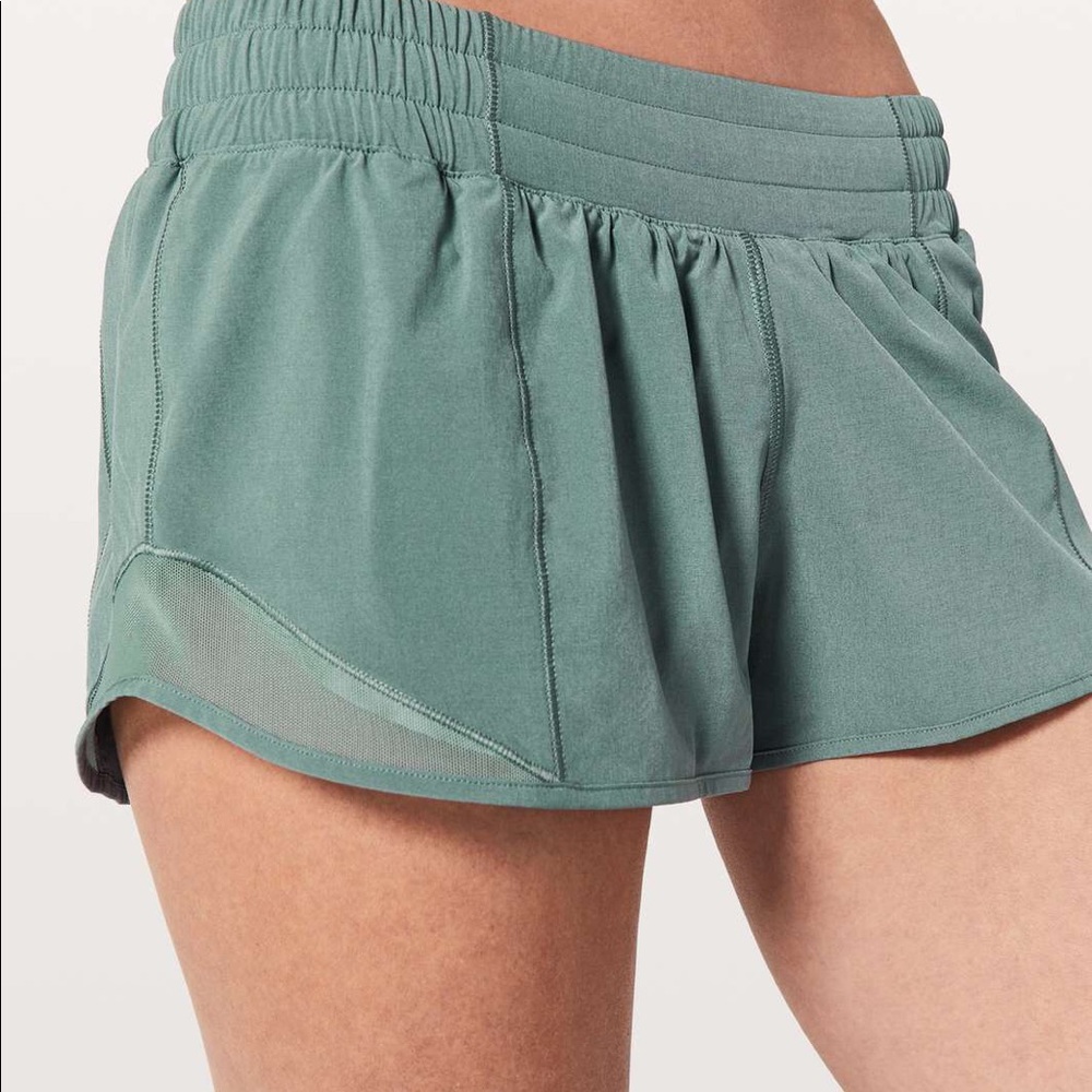 Lululemon hotty hot short juniper sz 8